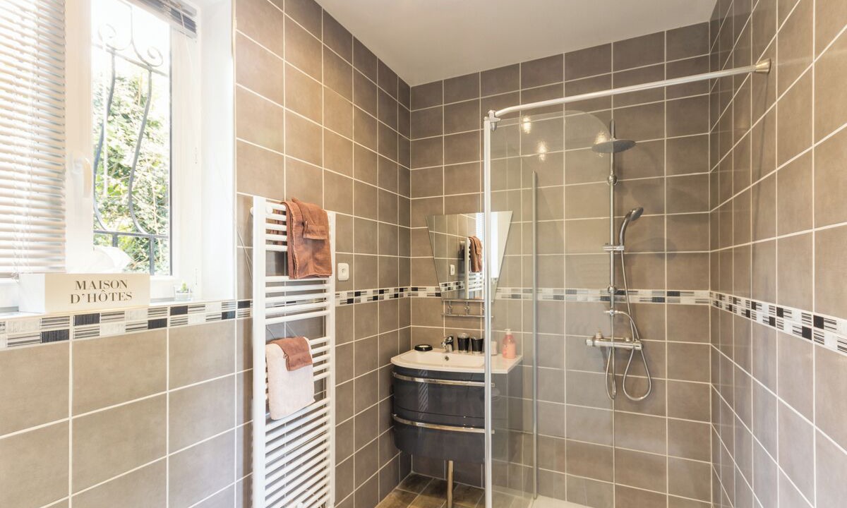 Photo of Bathroom in Saint-Aubin-Routot