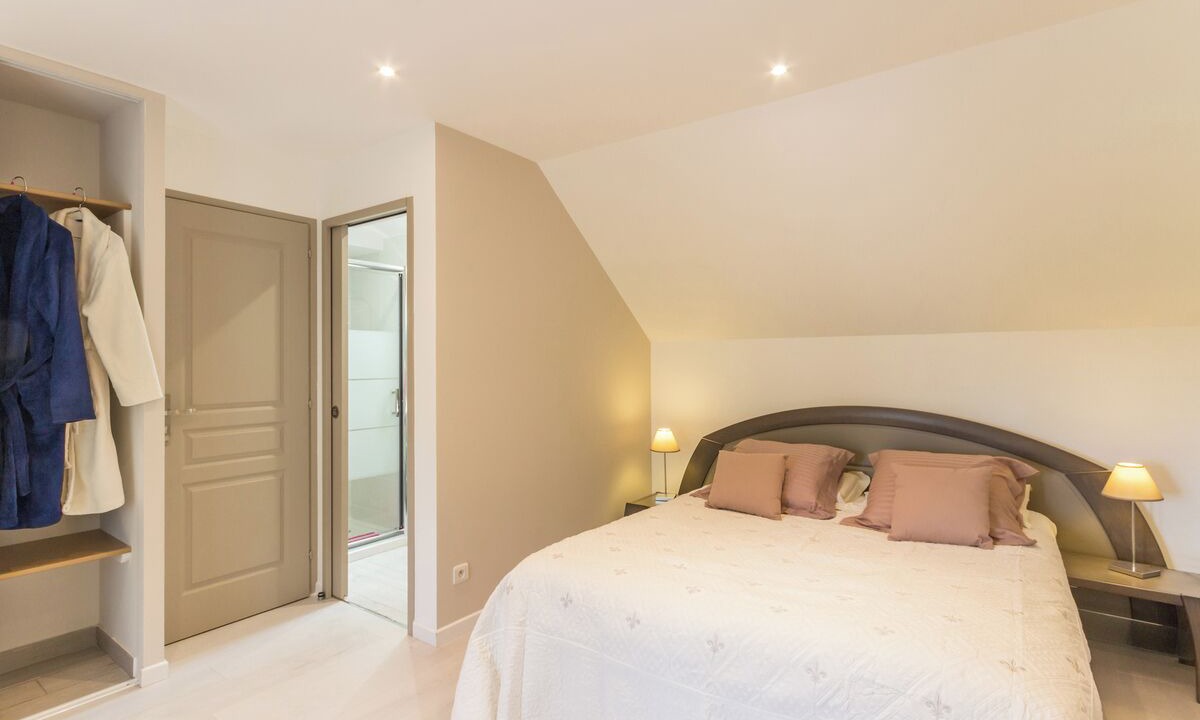 Photo of Bedroom in Saint-Aubin-Routot