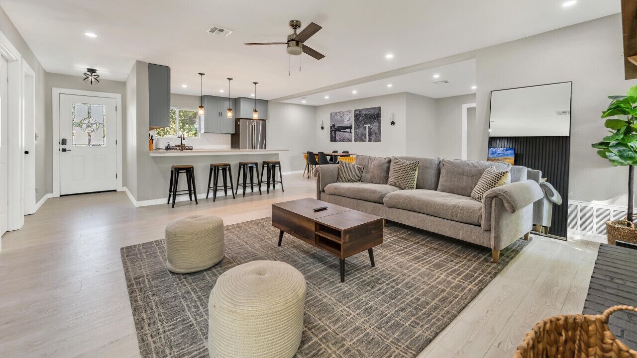 Photo of Livingroom in Hewitt