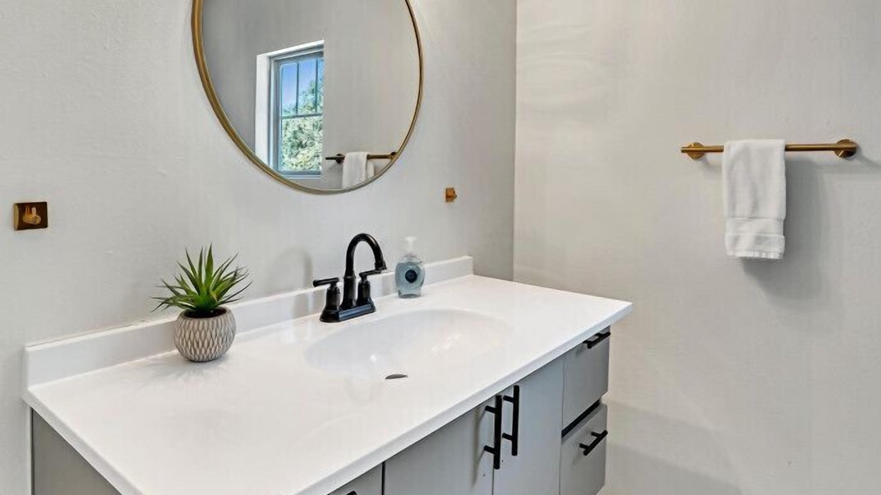 Photo of Bathroom in Hewitt