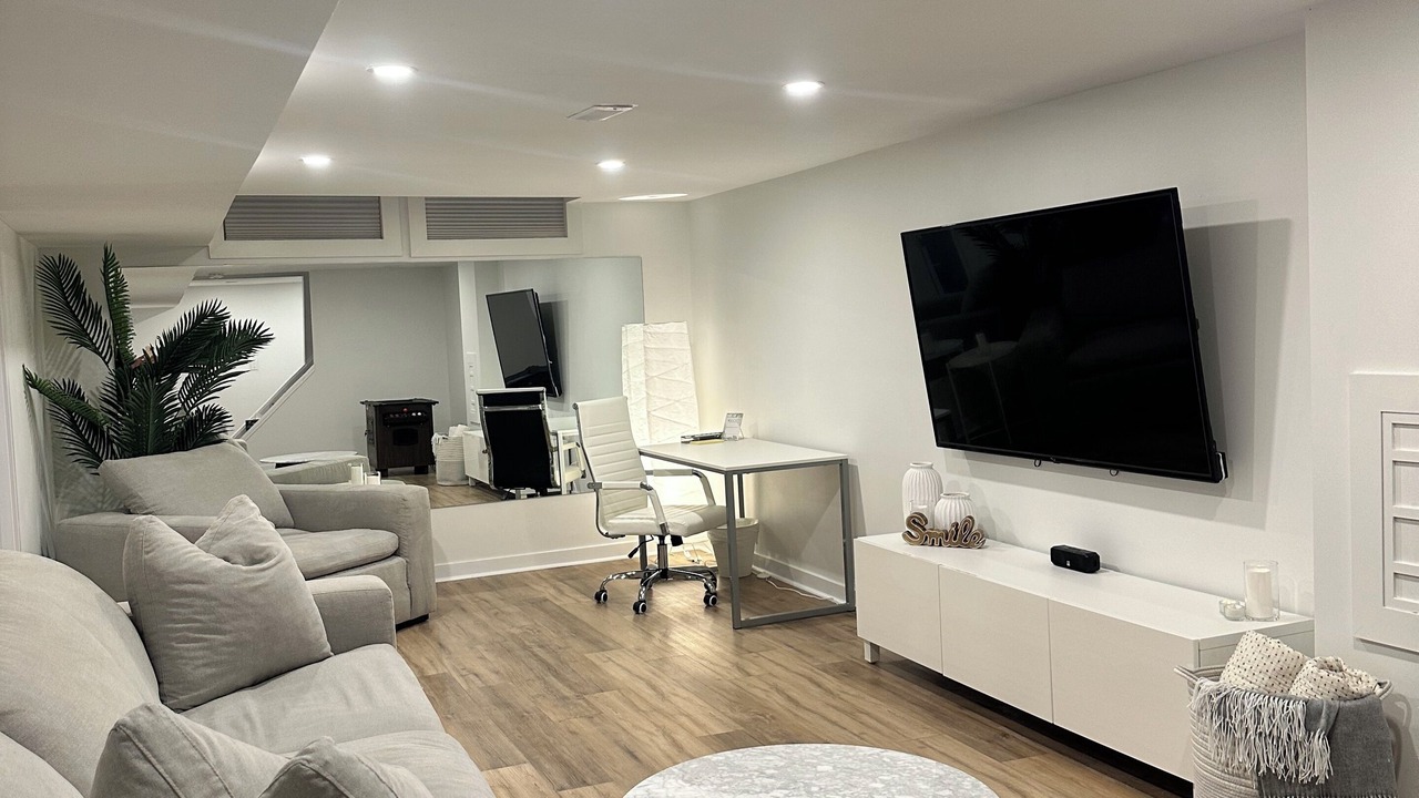 Photo of Livingroom in Ottawa Division