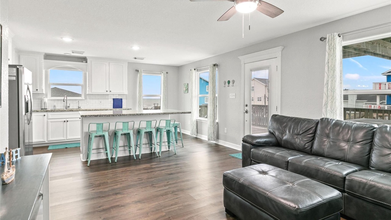 Photo of Livingroom in Surfside Beach