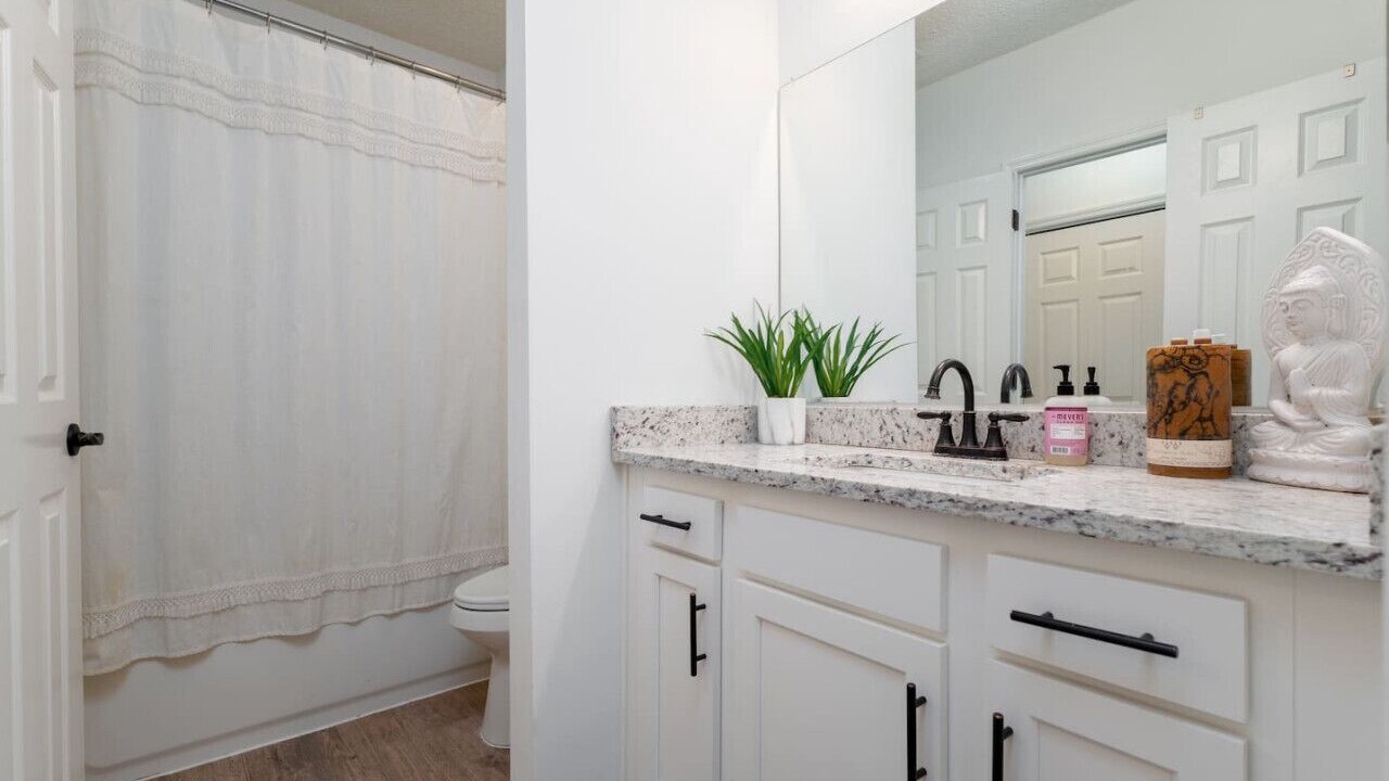 Photo of Bathroom in Baymeadows