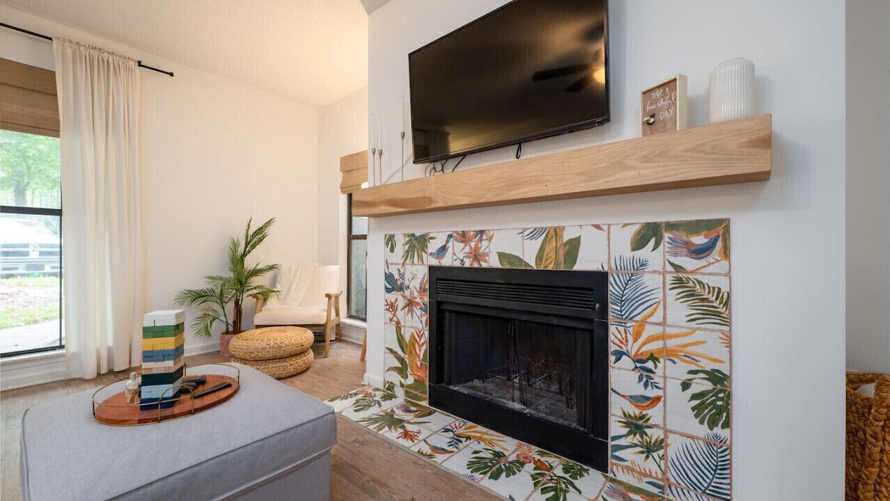 Photo of Livingroom in Baymeadows