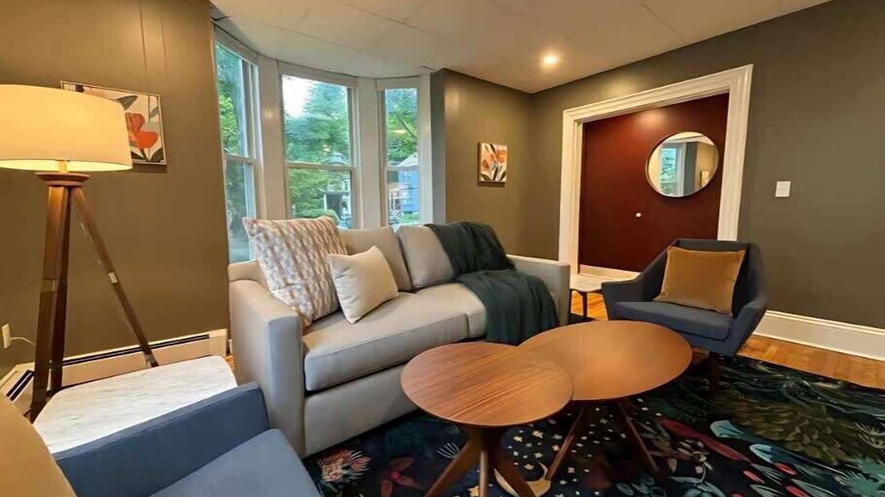 Photo of Livingroom in Deering Center