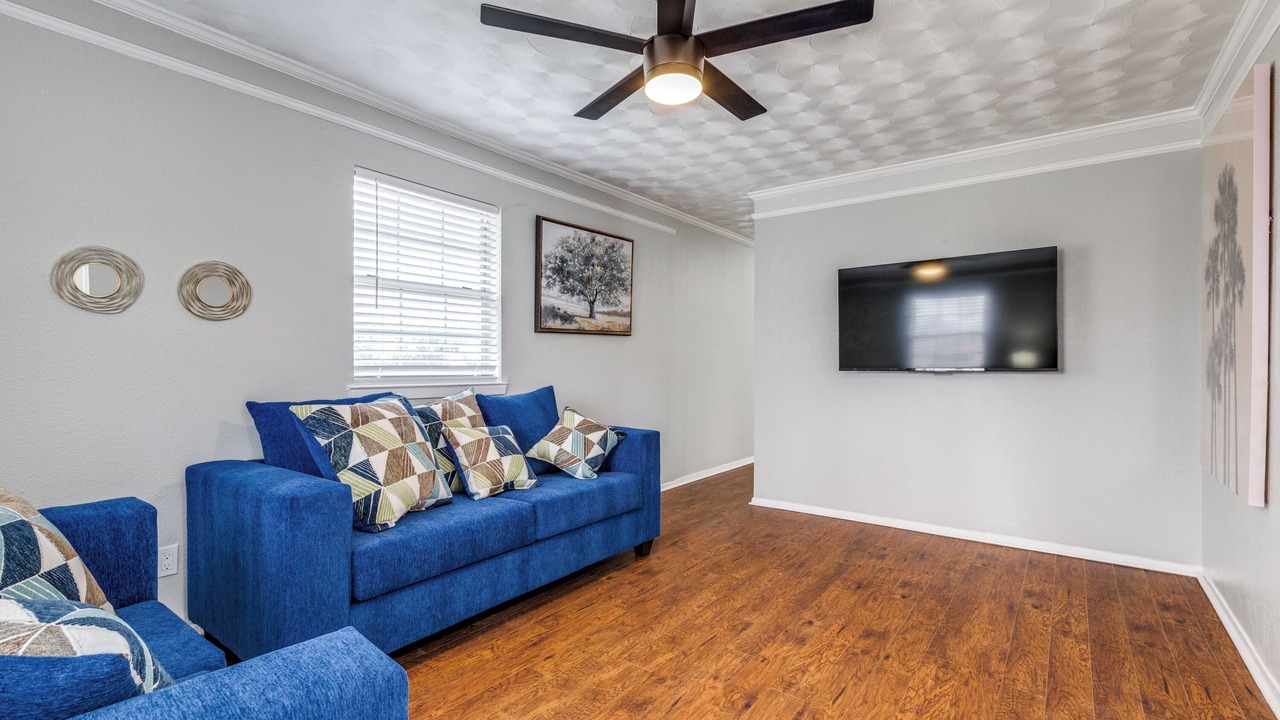 Photo of Livingroom in Haltom City