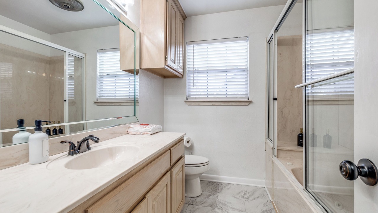 Photo of Bathroom in Haltom City
