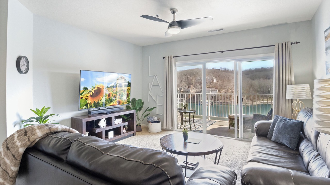 Photo of Livingroom in Camdenton