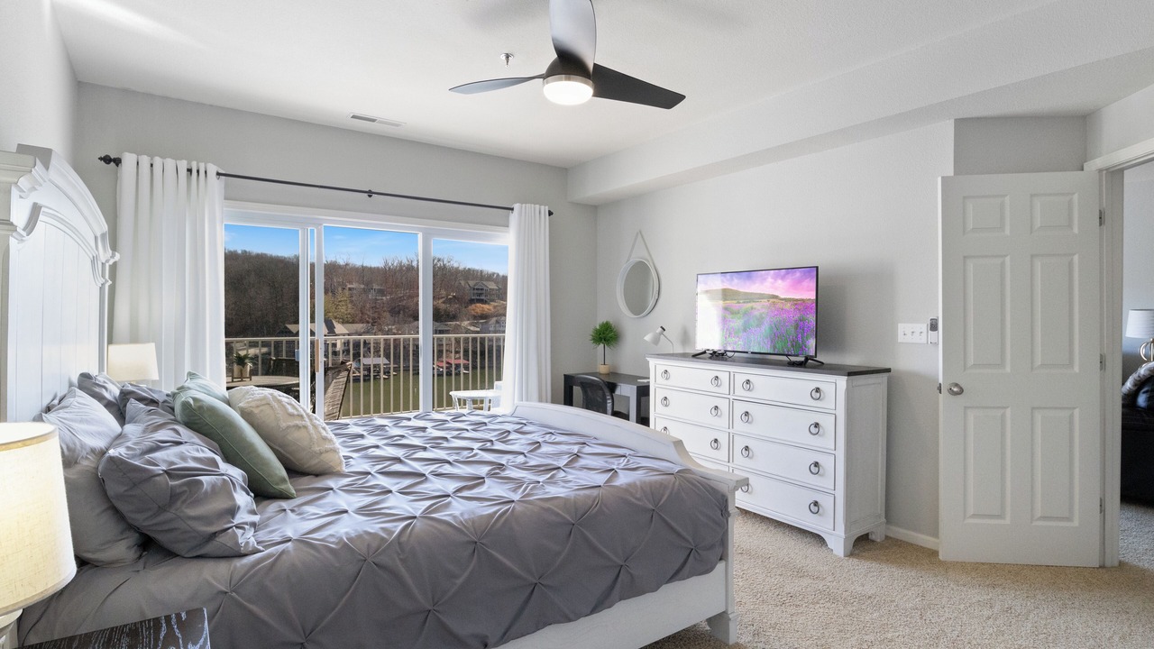 Photo of Bedroom in Camdenton