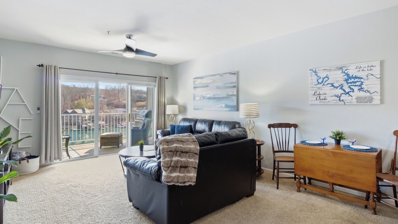 Photo of Livingroom in Camdenton