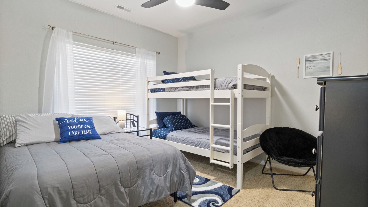 Photo of Bedroom in Camdenton