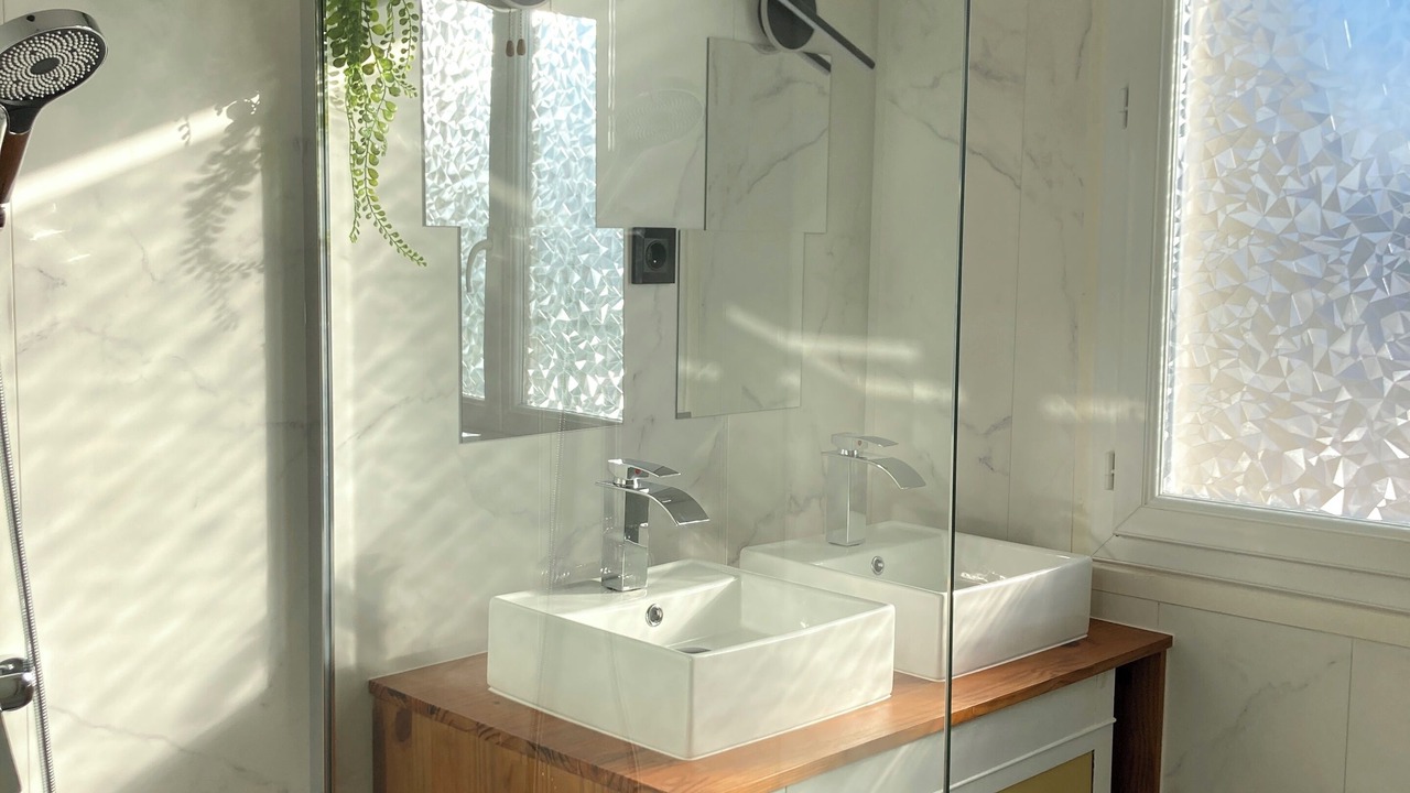 Photo of Bathroom in Azay-le-Ferron