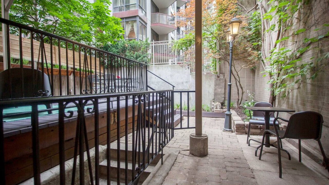 Photo of Patio Balcony in Bloor-Yorkville