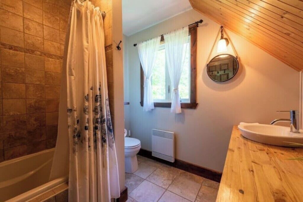 Photo of Bathroom in Petite-Riviere-Saint-Francois