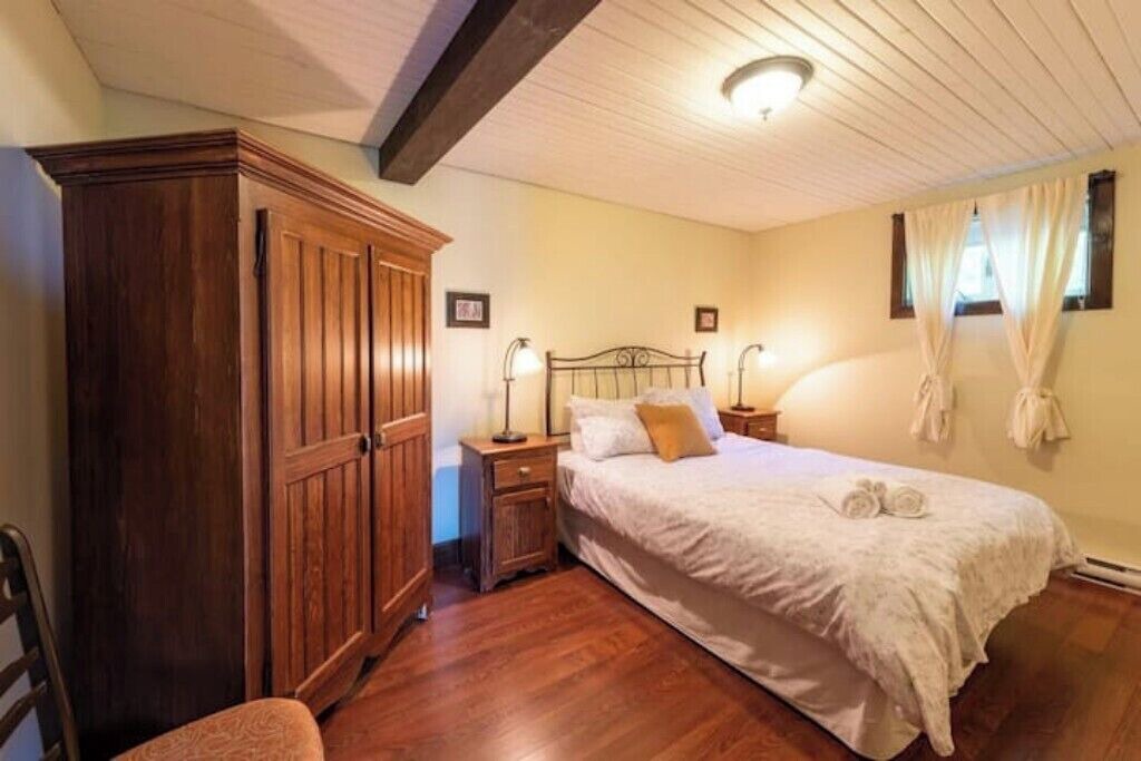 Photo of Bedroom in Petite-Riviere-Saint-Francois