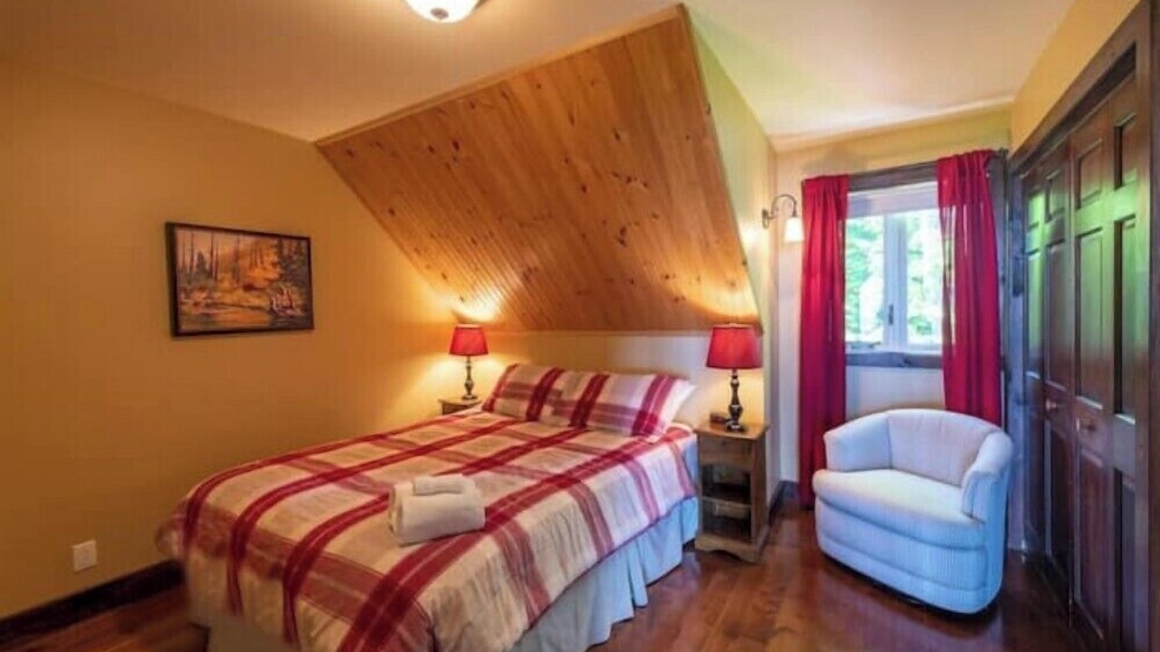 Photo of Bedroom in Petite-Riviere-Saint-Francois
