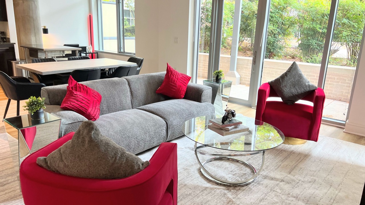 Photo of Livingroom in McLean