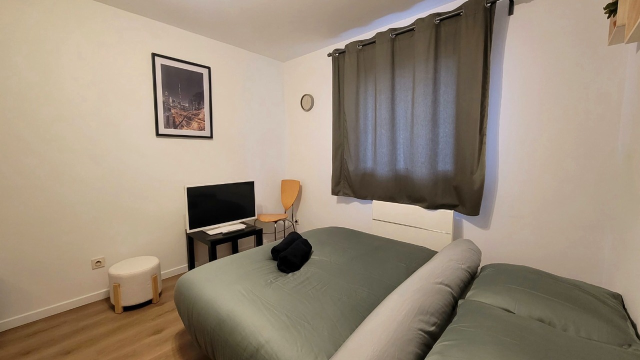 Photo of Bedroom in Voltaire - Saint Amour