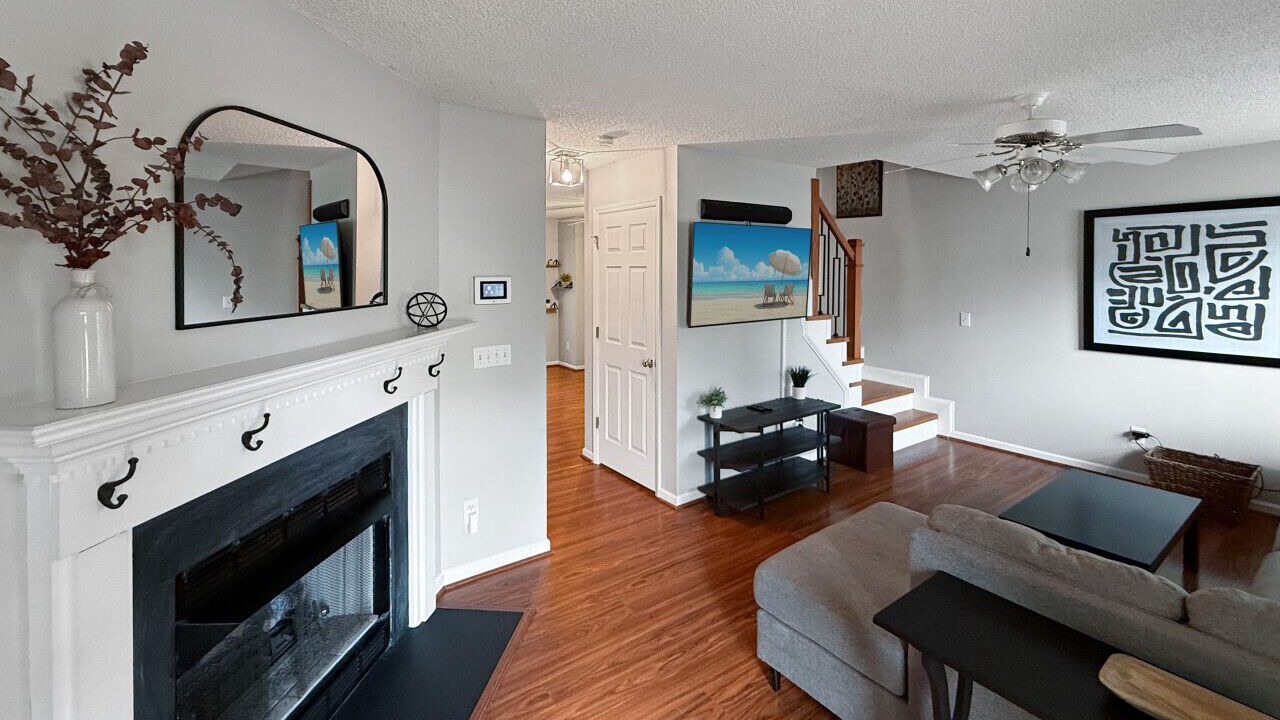 Photo of Livingroom in Southeast Raleigh