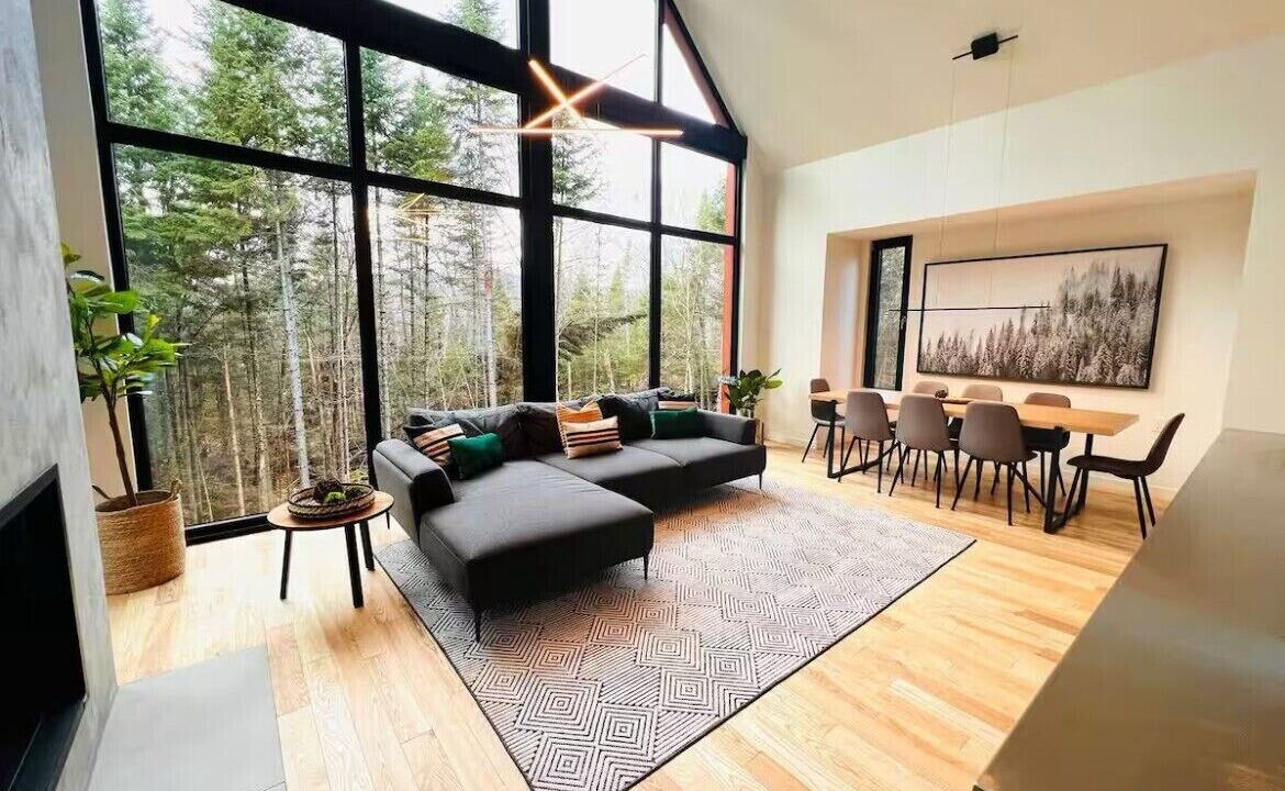 Photo of Livingroom in Lac-Superieur