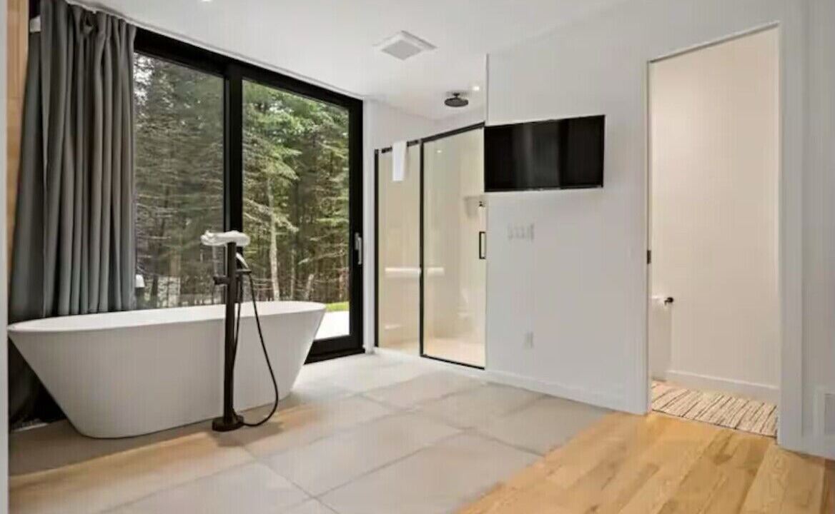 Photo of Bathroom in Lac-Superieur