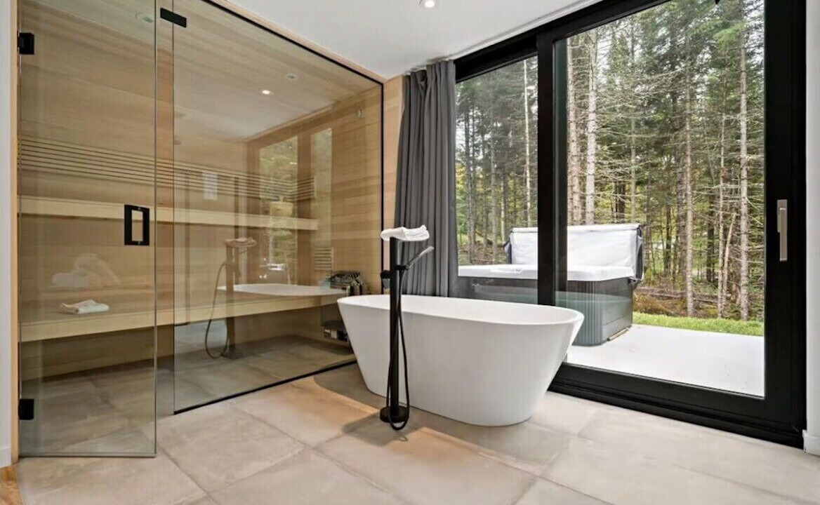 Photo of Bathroom in Lac-Superieur