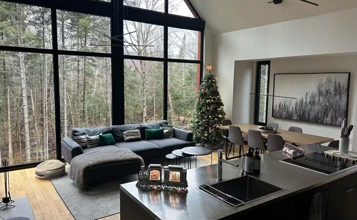 Photo of Livingroom in Lac-Superieur