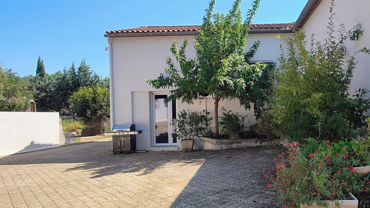 Photo of Patio Balcony in Sagries