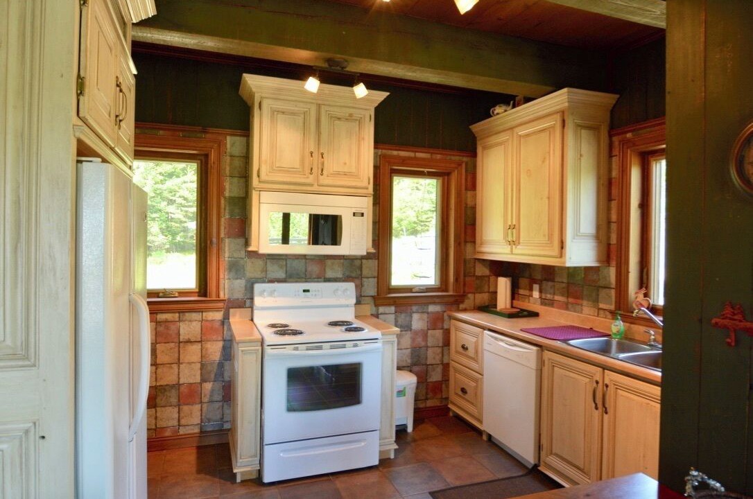 Photo of Kitchen in Ste-Lucie-des-Laurentides