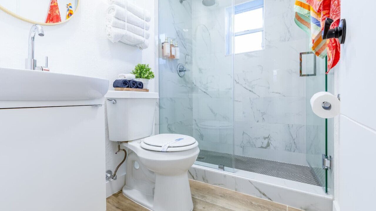 Photo of Bathroom in Allapattah