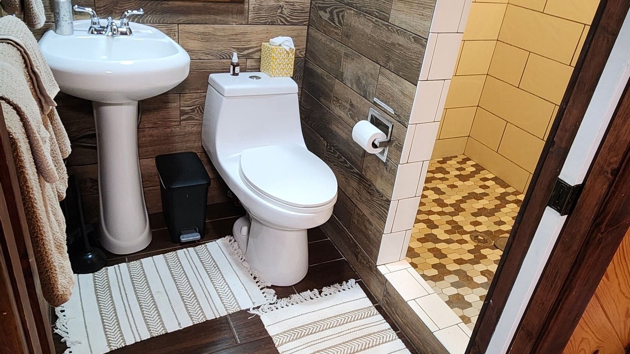 Photo of Bathroom in Jasper