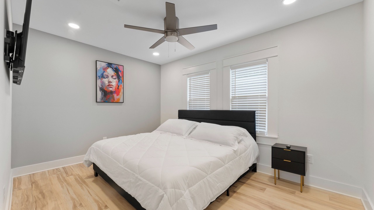 Photo of Bedroom in Midtown