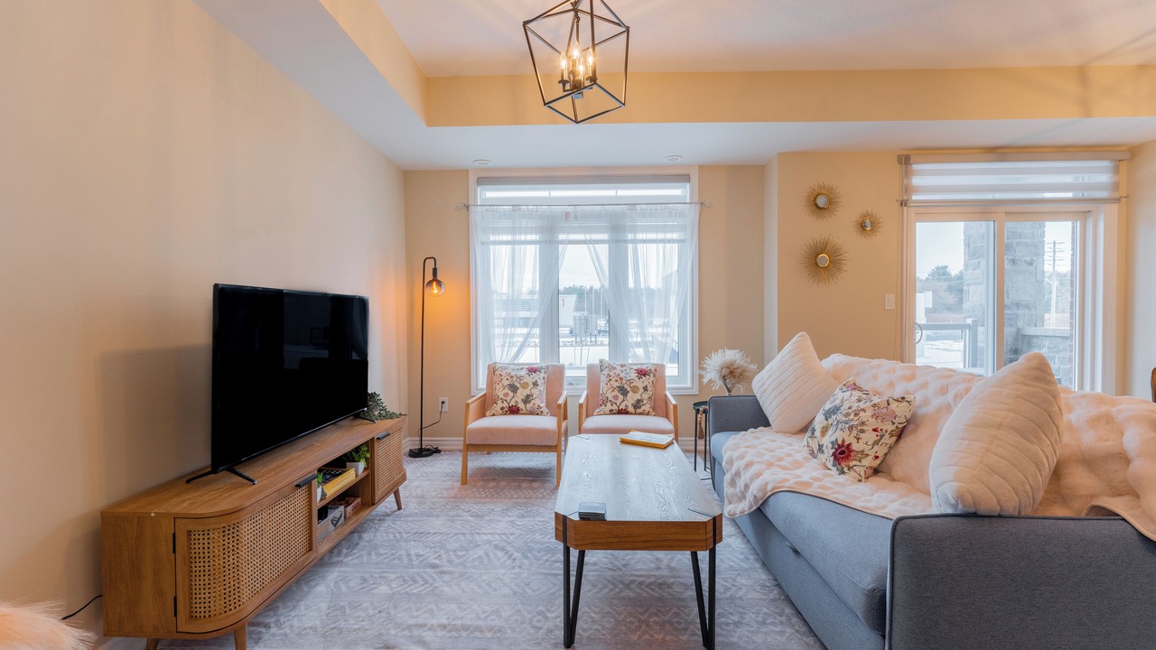 Photo of Livingroom in Pickering