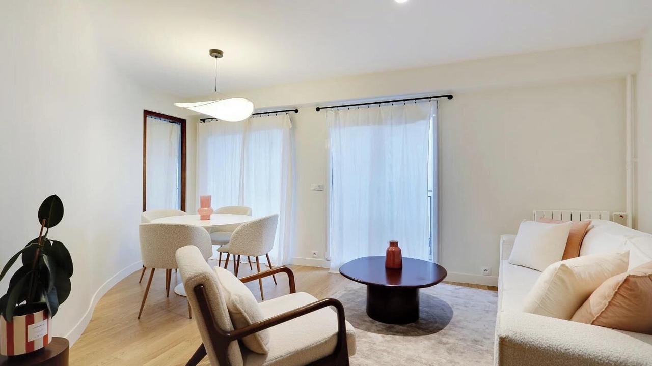 Photo of Livingroom in Quartier de l'Ecole-Militaire