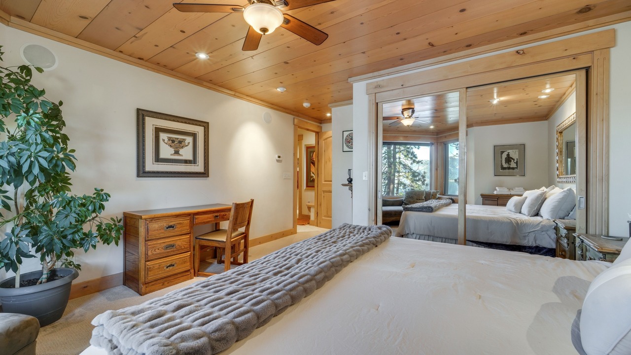 Photo of Bedroom in Crystal Bay