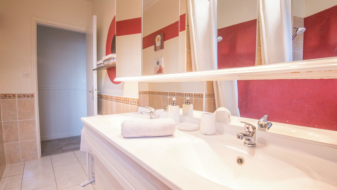 Photo of Bathroom in Saint-Melaine-sur-Aubance