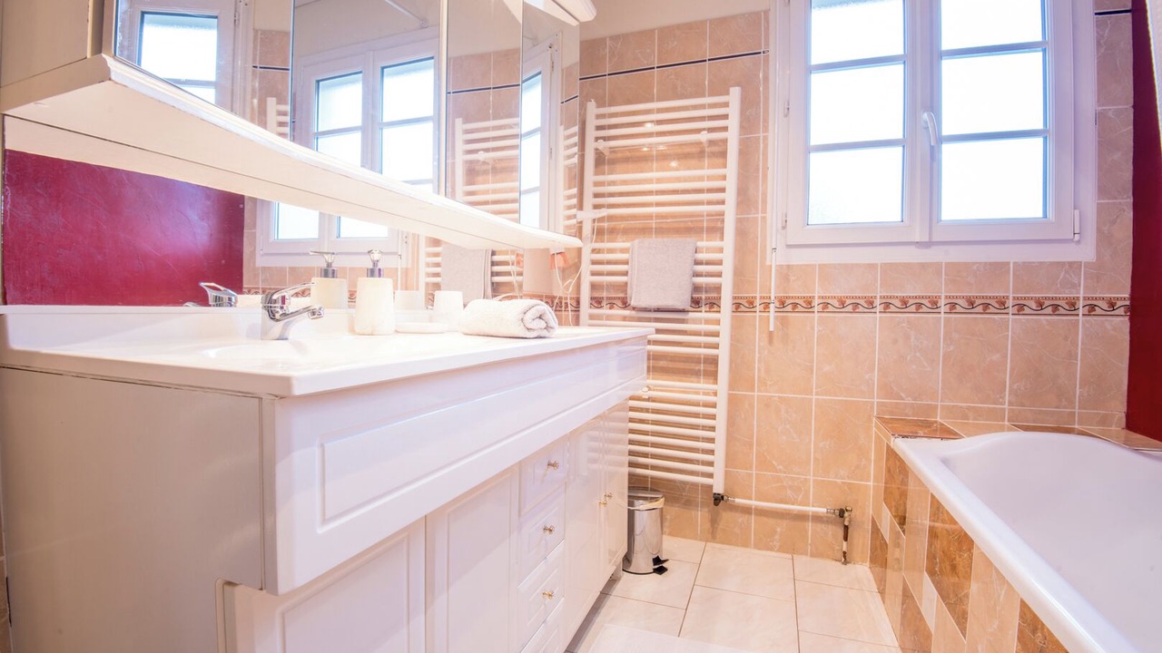 Photo of Bathroom in Saint-Melaine-sur-Aubance