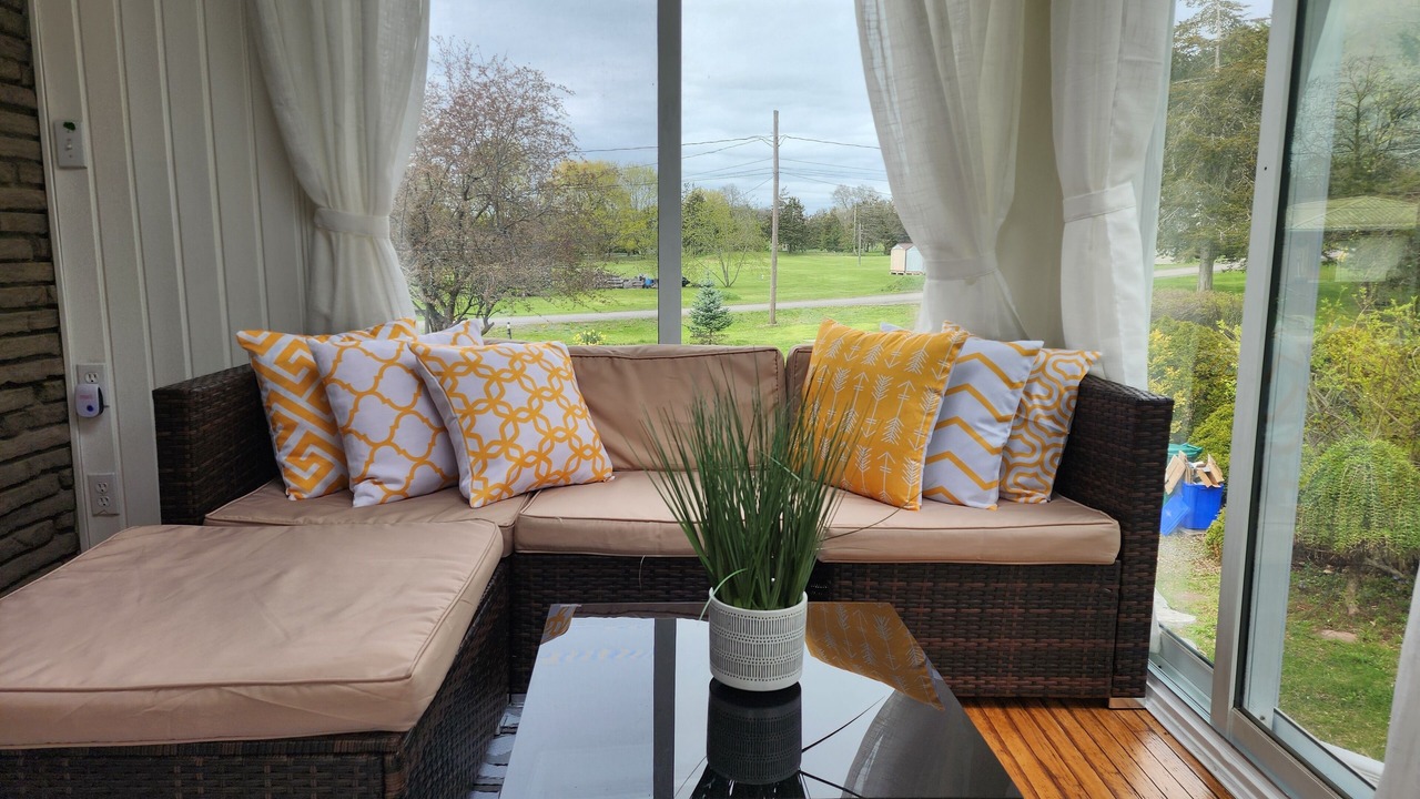 Photo of Livingroom in Quinte West