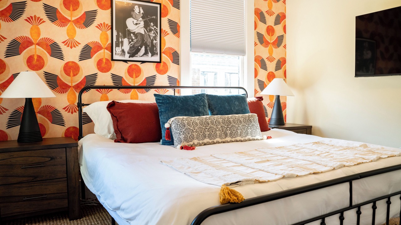 Photo of Bedroom in Central Gardens