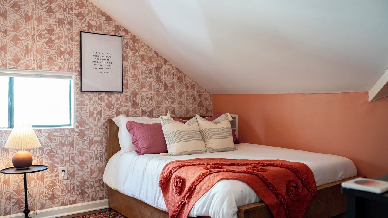 Photo of Bedroom in Central Gardens