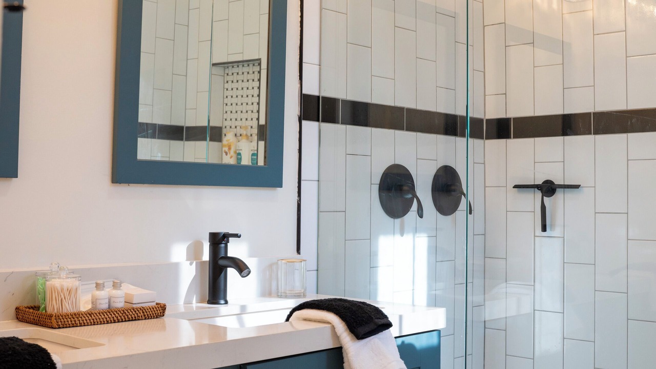Photo of Bathroom in Central Gardens