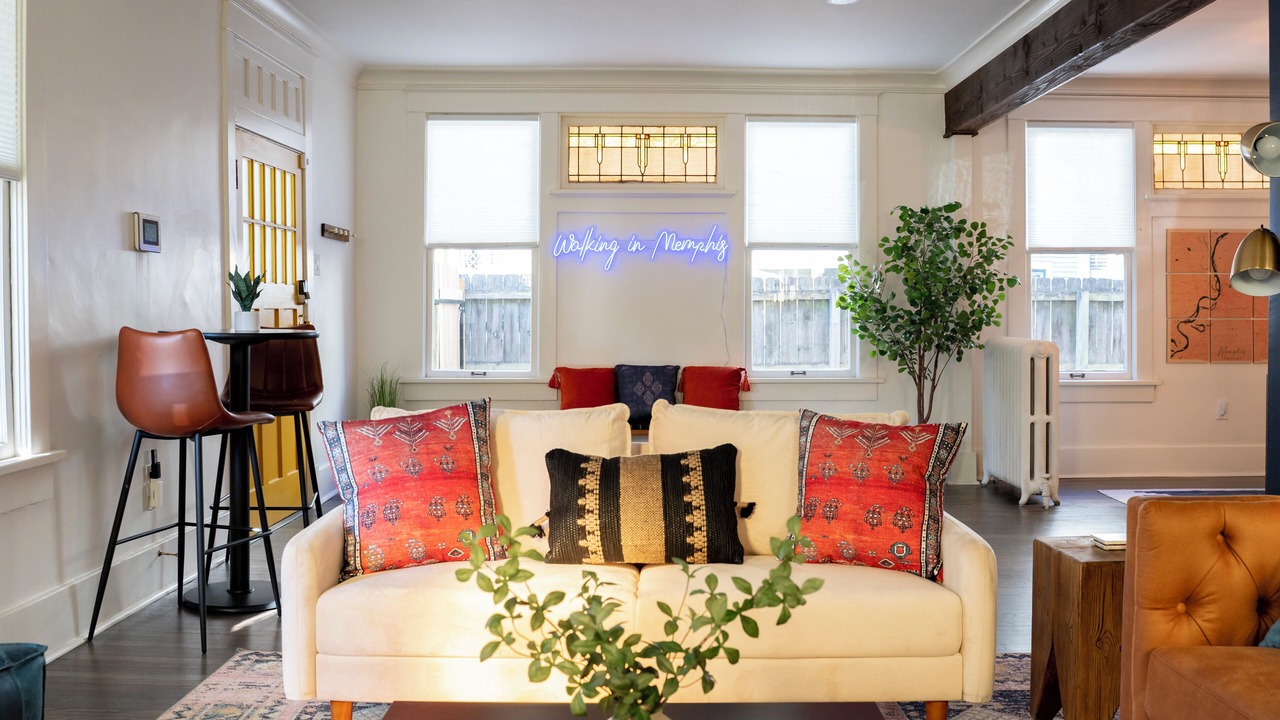Photo of Livingroom in Central Gardens