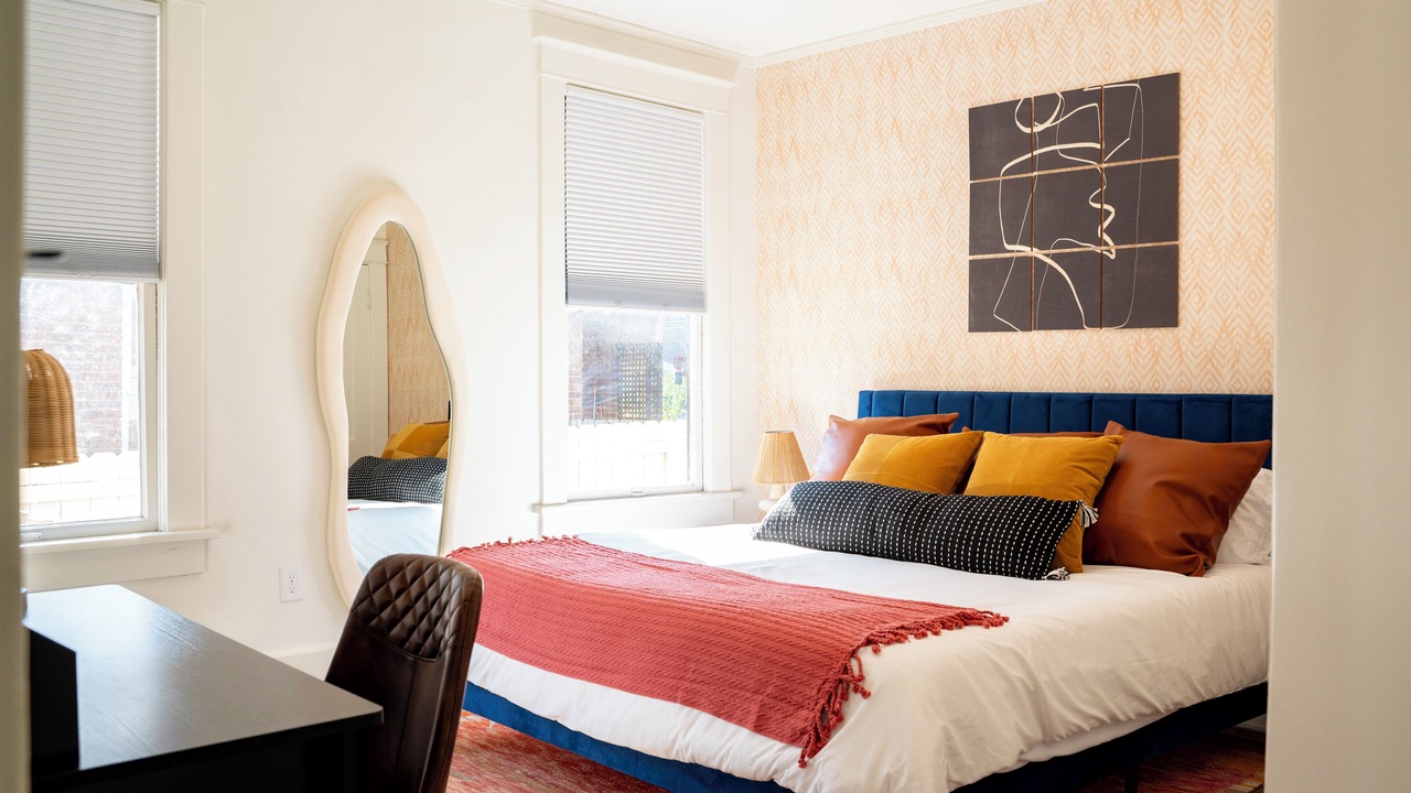 Photo of Bedroom in Central Gardens