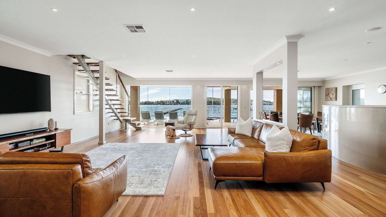 Photo of Livingroom in Point Clare