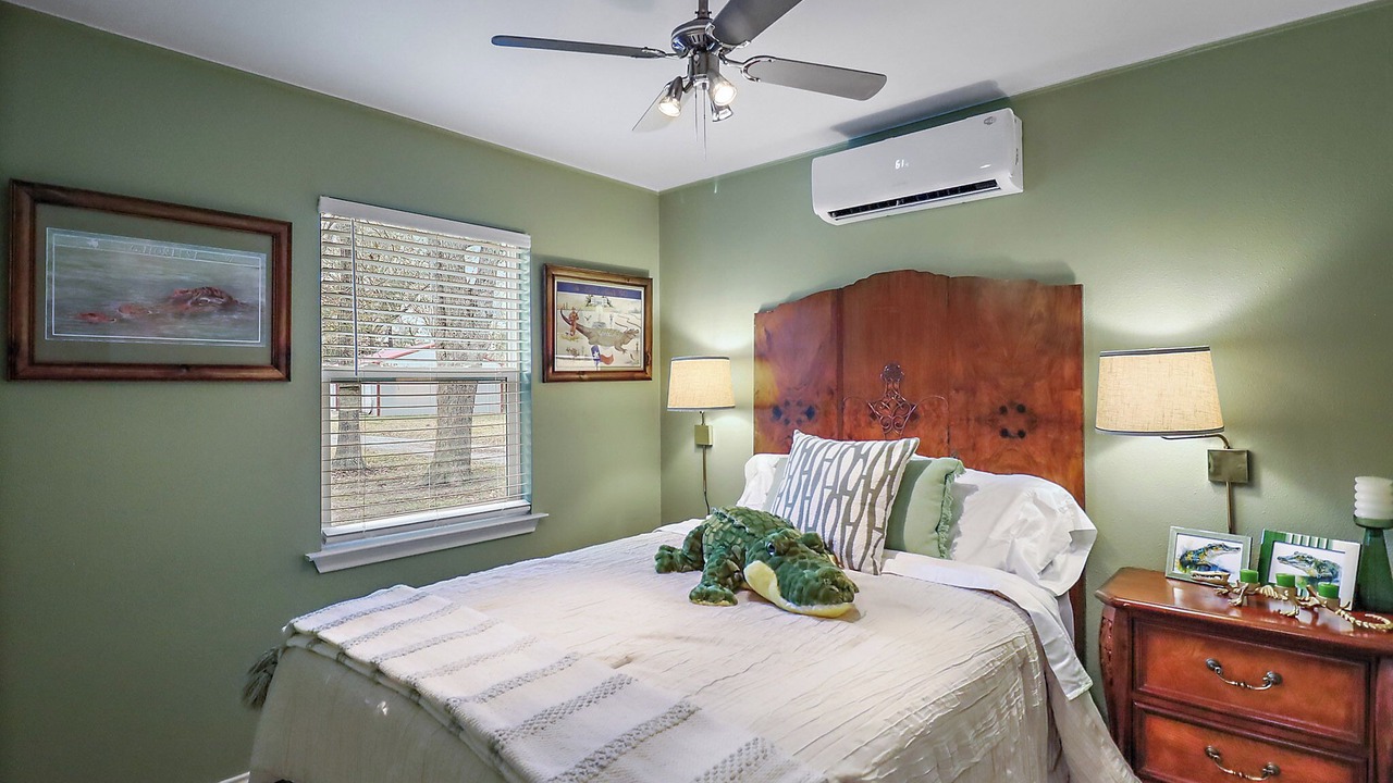 Photo of Bedroom in Anahuac