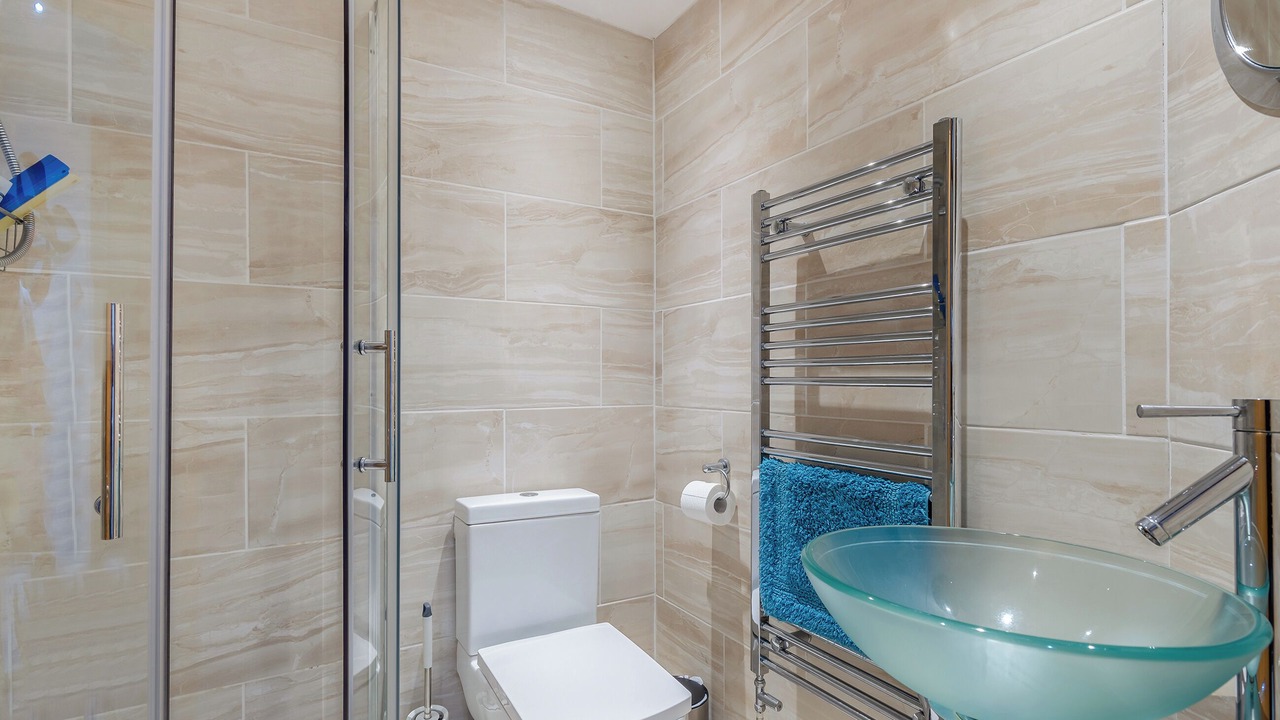 Photo of Bathroom in Roundham