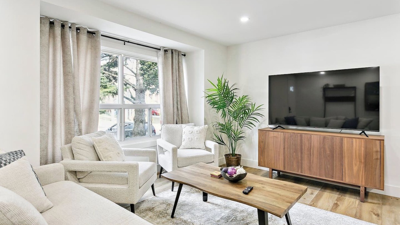 Photo of Livingroom in Cooksville