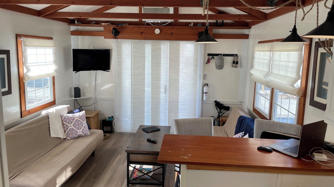 Photo of Livingroom in Fox Point