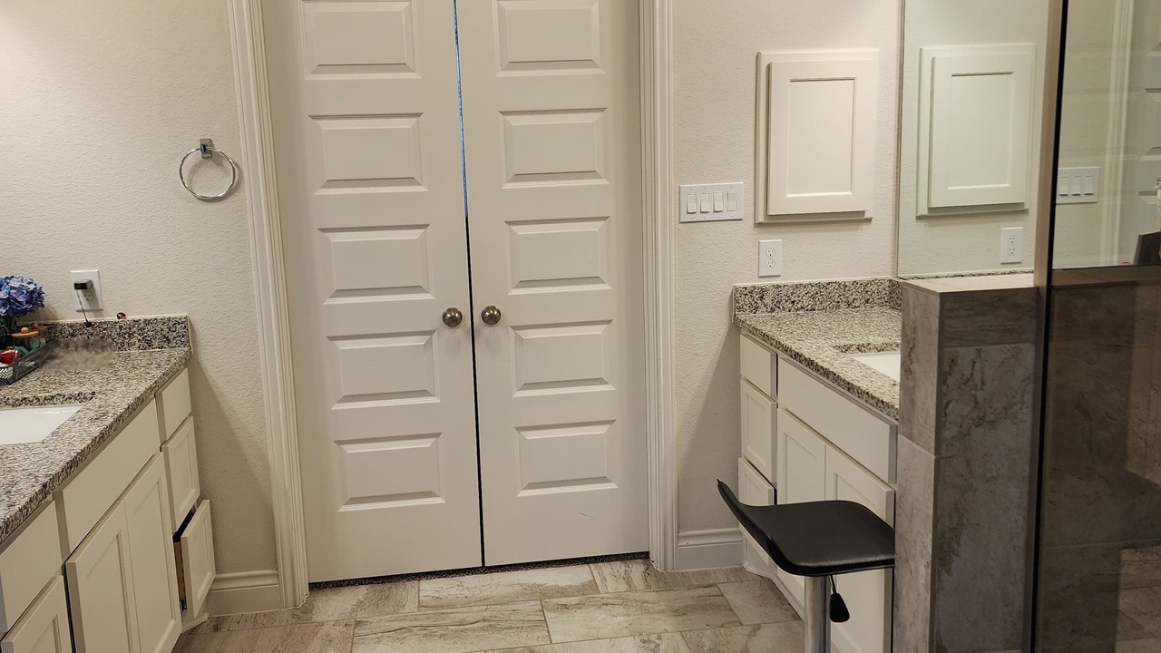 Photo of Bathroom in Pecan Grove