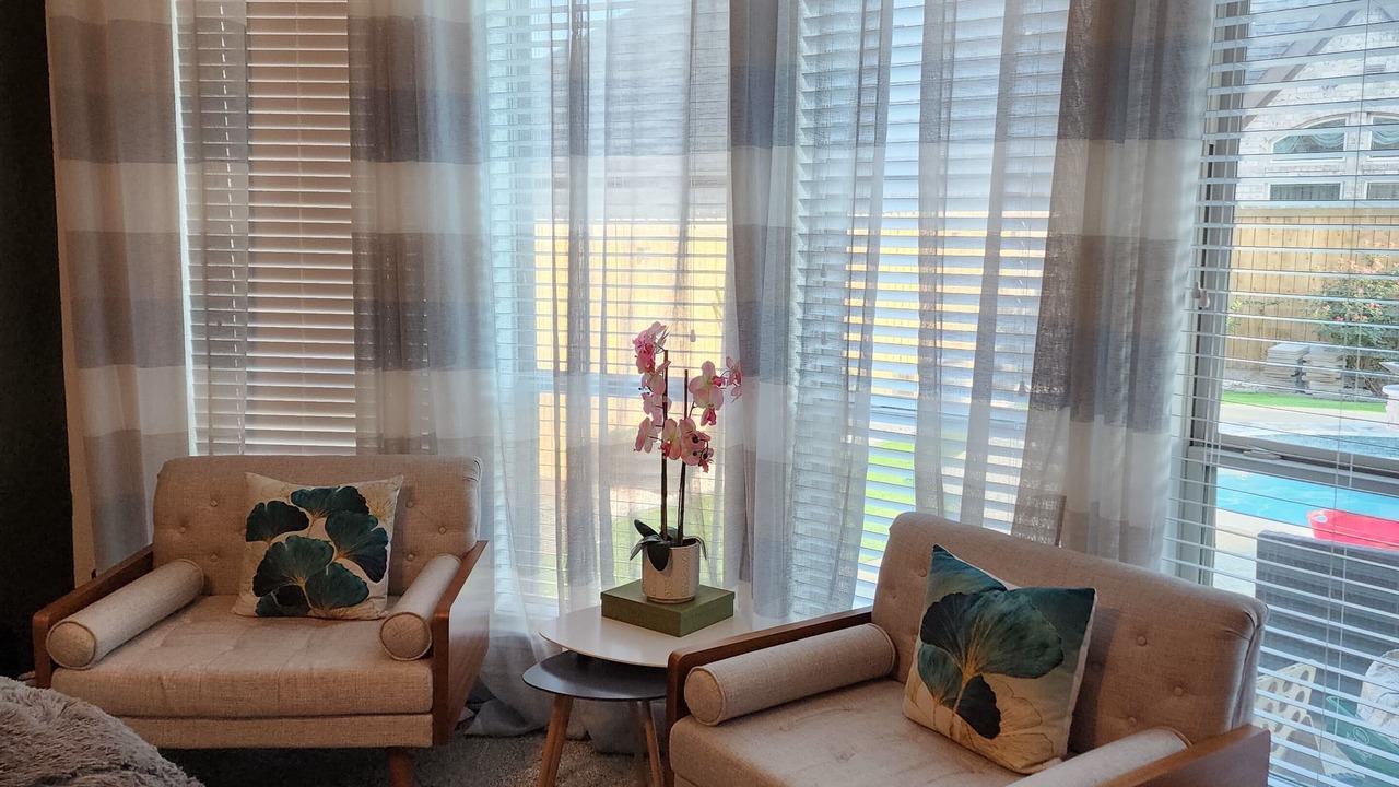 Photo of Livingroom in Pecan Grove